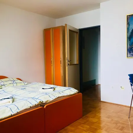 Hostal Kurent *