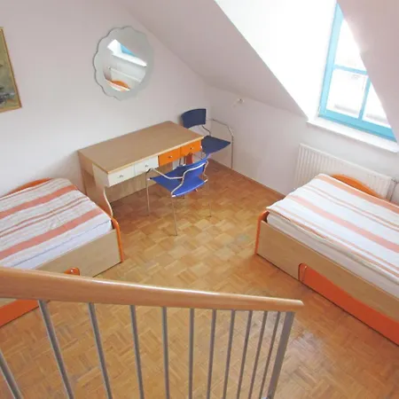 Kurent Hostal *