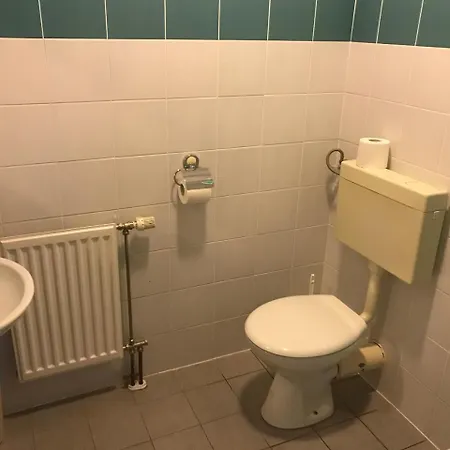 Kurent Hostal *